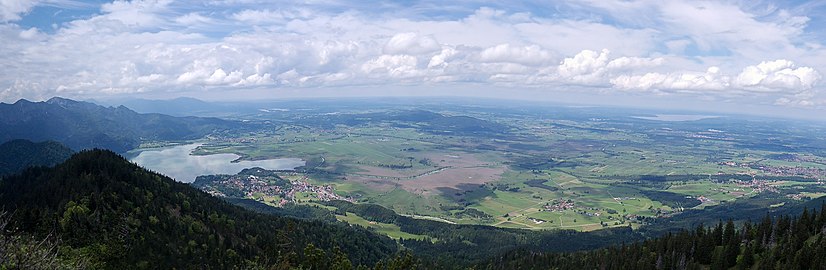 Kochelsee und Loisach-Kochelsee-Moore mit dem Rohrsee, Ausblick vom Rabenkopf.