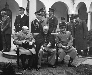 Churchill, Roosevelt eta Stalin Jaltako Batzarrean, 1945eko otsailean.