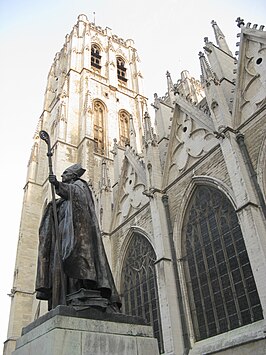 Standbeeld van kardinaal Mercier, rechtsonder gesigneerd E. Rombaux.