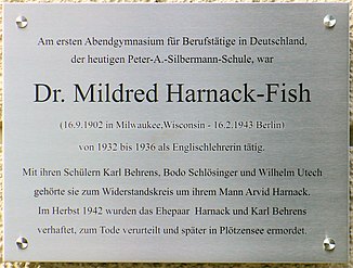 Commemorative plaque at the Peter A. Silbermann School/Friedrich Ebert Secondary School in Berlin-Wilmersdorf