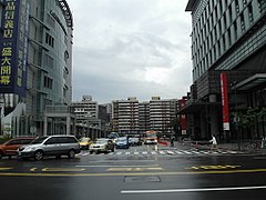 忠孝東路五段22巷，台北捷運市政府站通道，目前主要是公共汽車使用，規劃為一期路網終點。