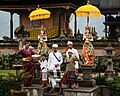 Thumbnail for File:Bratan Bali Indonesia Balinese-family-after-Puja-01.jpg