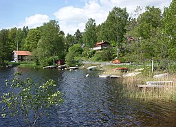 Kvarnsjön och bebyggelsen i Gladö kvarn