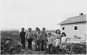 "Children at Wind River Agency" - NARA - 293440.jpg