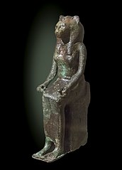 La déesse Bastet. Statuette de bronze. Basse époque, -665 / -330.