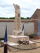 Monument aux morts de Lavau.