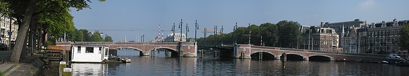 Nieuwe Amstelbrug anno 2007