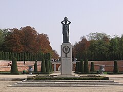Monumento a Jacinto Benavente (1962), de Victorio Macho (Madrid, parque del Retiro)
