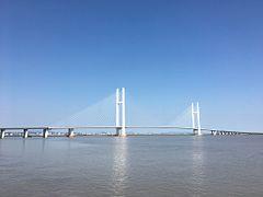 Nuevo puente sobre el río Yalu