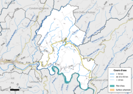 Carte en couleur présentant le réseau hydrographique de la commune