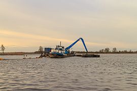 Baggerwerkzaamheden op de Langwarder Wielen vanaf motorbeunschip Christiana 02.jpg