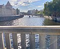 Pogled z mostu Bodejevega muzeja na reko
