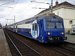 Un train Transilien en gare de Franconville.