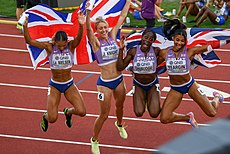 Victoria Ohuruogu (Zweite von rechts) – ausgeschieden als Fünfte des ersten Halbfinals