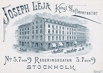 Gathörnet Regeringsgatan / Jakobsgatan på 1890-talet med Lejas varuhus och i november 2019.