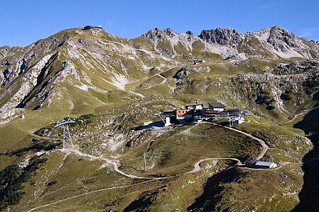 View from the Zeigersattel up to the summit