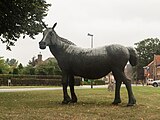 Vivenkapelle, la esculptura Het Paard (El Caballo) - el monumento de inauguración