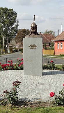 Estatua de Árpád en Székelybere (Bereni, Rumanía).