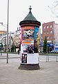 Eine alte Plakatsäule auf der Reeperbahn.