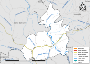 Carte en couleur présentant le réseau hydrographique de la commune