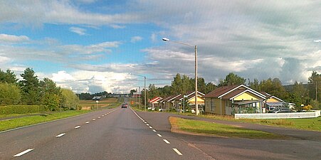 Seututie-174 Myrskylän kirkonkylästä itään päin. Seututie jatkuu Kartanonmäellä vasemmalle Orimattilan Artjärvelle ja suoraan menevä yhdystie vie Lapinjärven Porlammille.
