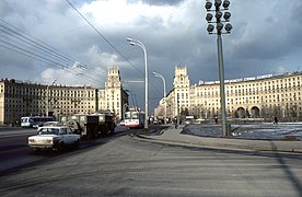 Plaza Gagarin (1940-1950) de Moscú; obsérvese los acabados diferentes