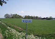 Gezicht op de wierde in 2007, tijdens de herstelwerkzaamheden