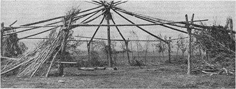 Wind River Shoshoni Sun Dance structure.jpg