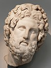 医神阿斯克勒庇俄斯的头像，这座发现于希腊米洛斯的雕像的金属皇冠业已遗失，公元前325年-300年。