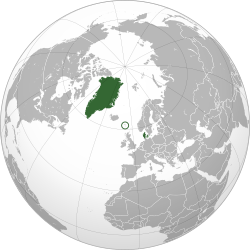 Location of the Kingdom of Denmark (green), including قیرینلند, the فارو آدالاری (circled), and Denmark proper