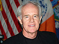 Mike Farrell (B. J. Hunnicutt) v roce 2007