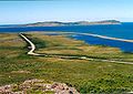 La côte nord de Grande Miquelon, avec au fond la presqu'île du Cap.