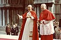 Papa Paolo VI indossa il tabarro il 16 settembre 1972, durante la sua visita pastorale a Venezia. Si nota, accanto a lui, il cardinale Albino Luciani, patriarca di Venezia e futuro papa Giovanni Paolo I