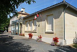 The town hall in Saint-Étienne-de-Lisse