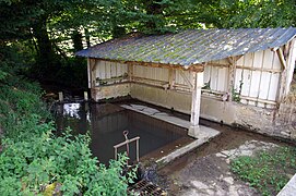 Le lavoir du lieu-dit la Cressonnière.