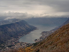 Pogled na Kotor i Vrmac sa Lovćena