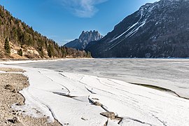 Le lac et les Cinque Punte en hiver.