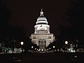 The Capitol at night / El Capitolio a la noche