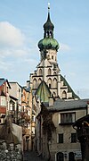 Waldaufstraße mit Pfarrkirche St. Nikolaus.jpg