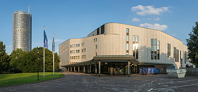 Westenergie-Turm und Aalto-Theater