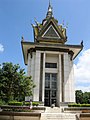 Fosas comunes y monumento en Choeung Ek.