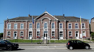 Bibliothèque, ancienne maison communale.