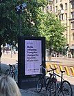 Publicidad del periódico Helsingin Sanomat en el centro de Helsinki durante la cumbre.