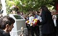 Las alcaldesas de Madrid y París, Manuela Carmena y Anne Hidalgo, en la inauguración del Jardín de los Combatientes de La Nueve en Madrid.