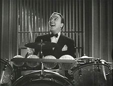 Jack Haley elokuvan Alexanderin jazzyhtye (1938) trailerissa.