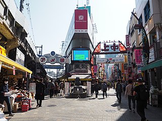 Uenon kaupunkikuvaa, Ameya-yokochō-kauppakatu