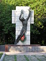 Un monument a les víctimes de la repressió política a l'assentament de Rutchenkove, part de Donetsk, Ucraïna