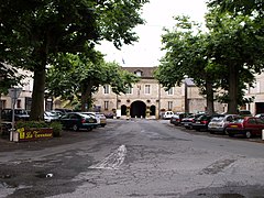 NAVARRENX PLACE DES CASERNES - panoramio.jpg