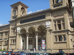 Fachada de la Biblioteca Nacional de Florencia