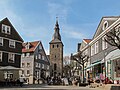 Vue sur le Glockenturm, le beffroi de l'ancienne église protestante Johanniskirche